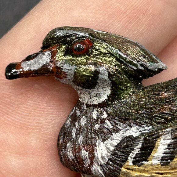 Vintage Artisan Hand Carved Painted Wooden Mini Duck Decoy Bird Pin Brooch 2 1/4 - Picture 4 of 6